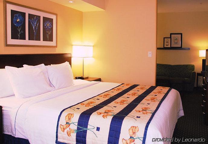 Springhill Suites Prince Frederick Экстерьер фото